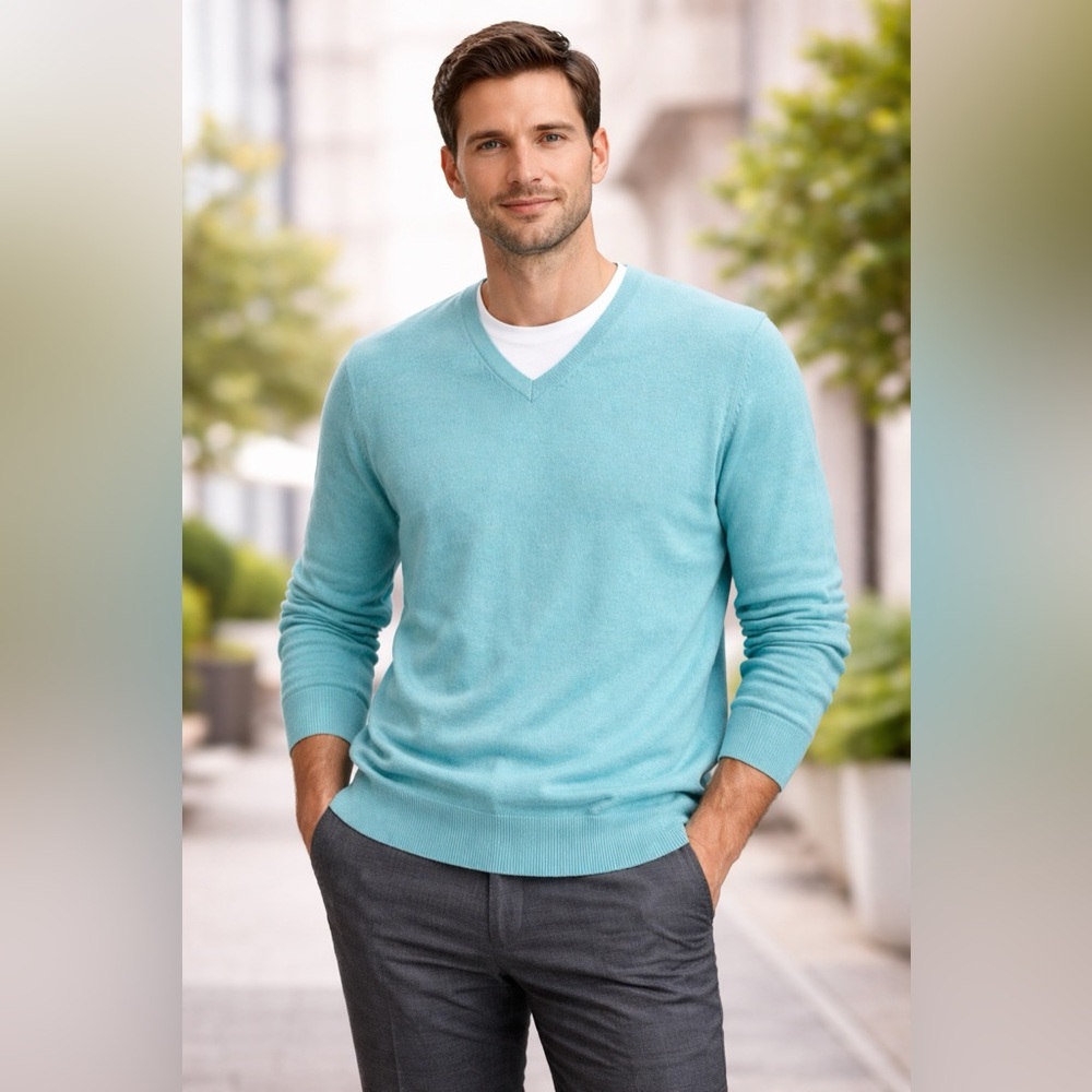 Banana Republic Men's V-neck Sweater - Size XL